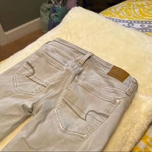 (tanish/greenish) color